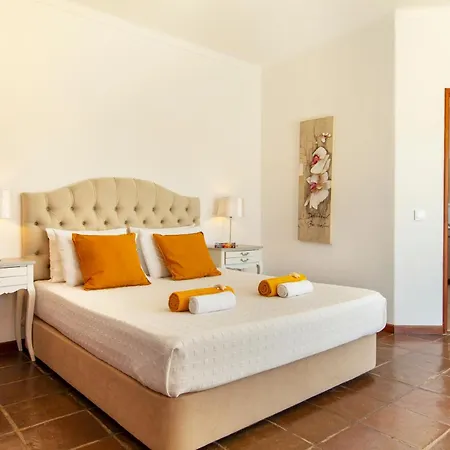 Palms - Moradia Tranquila Com Piscina Aquecivel - Gale, Βίλα